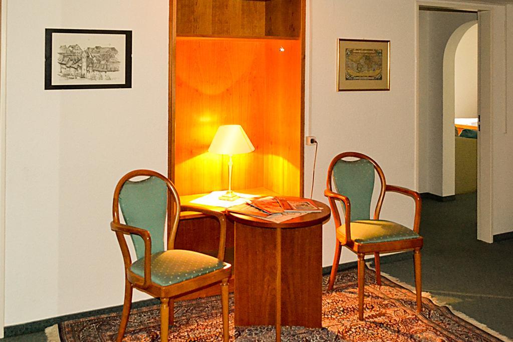 Kuner Weitzel Landgasthof Frohe Einkehr Gbr Merzhausen Ruang foto